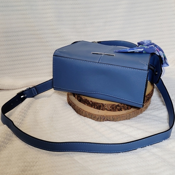 Steve Madden Ocean Breese Handbag - Picture 9 of 9